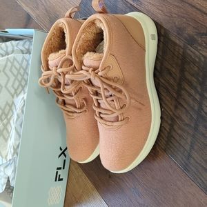 NIB  Air foam FLX medium brown sneakers. Women's size 7.5.